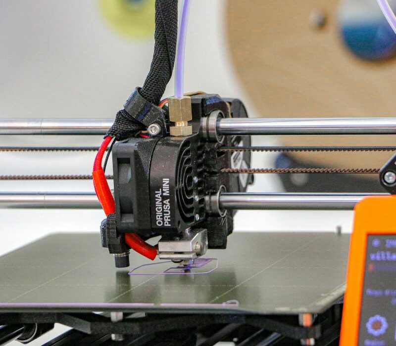 Imprimante 3D qui imprime