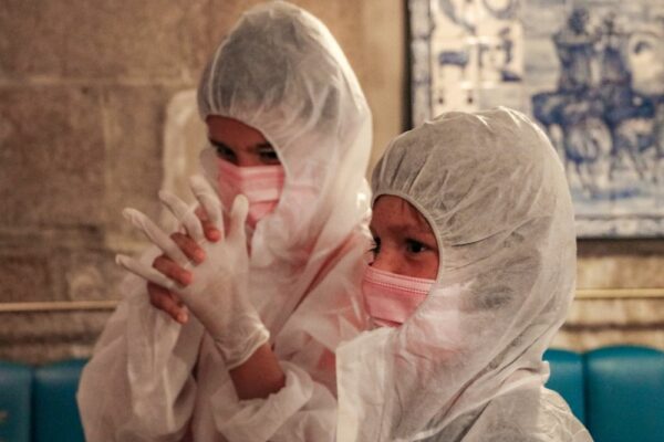 Animation-police-scientifique-adn-empreintes (3)