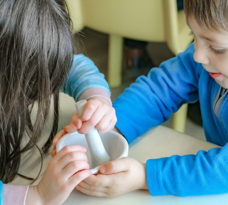 enfants qui pilent