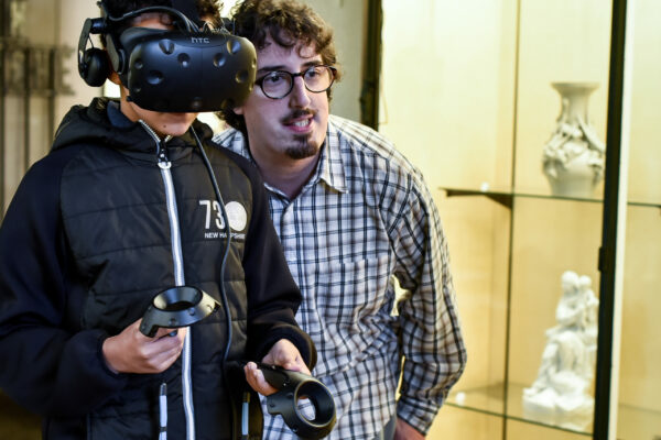 VR